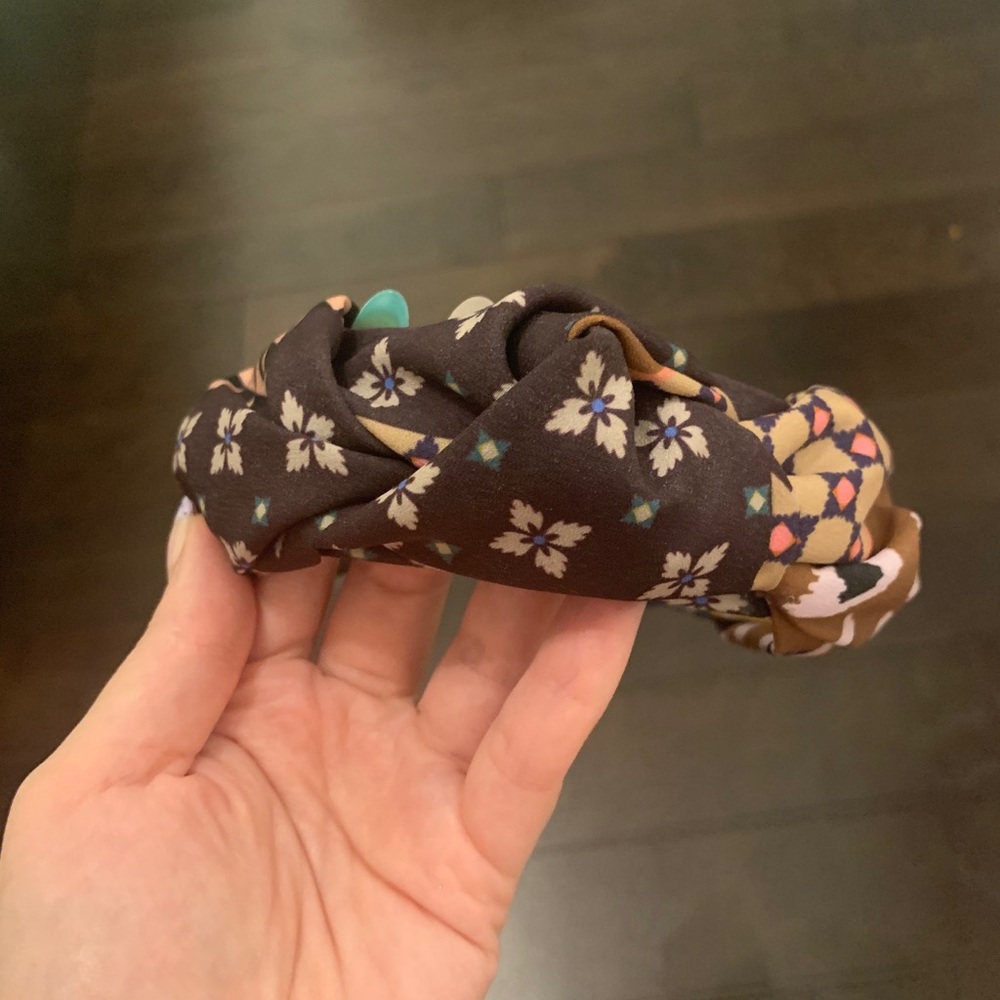 Knot headband - Picture 3 of 3